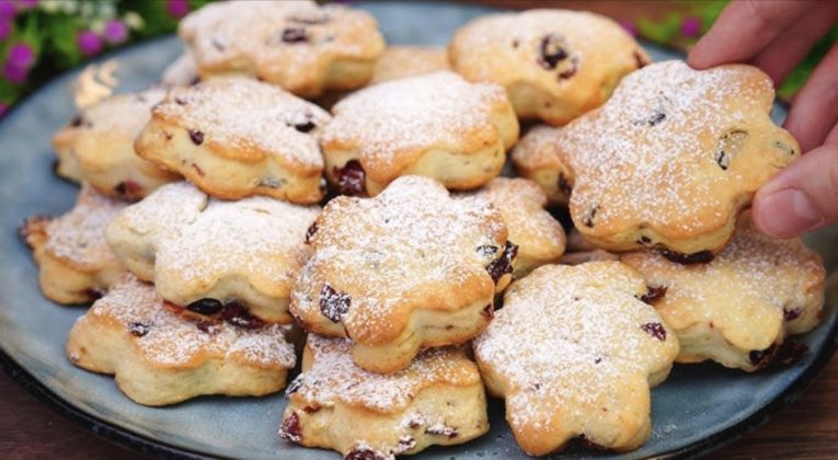 сметанови бисквити