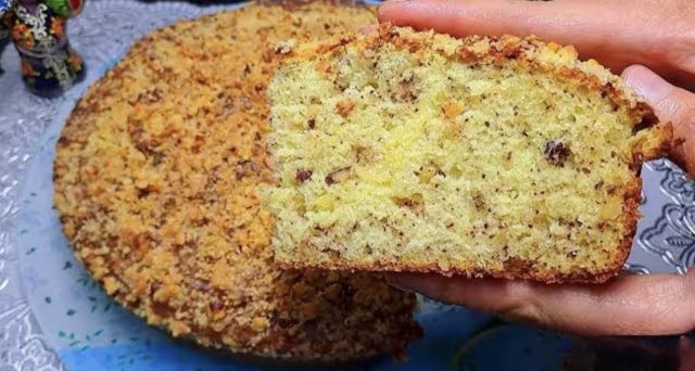 парче кекс орехи