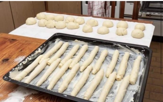 приготвяне тестени пръчици