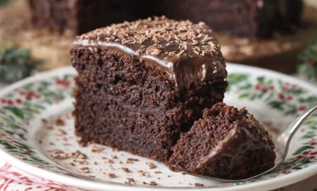 парче шоколадова торта