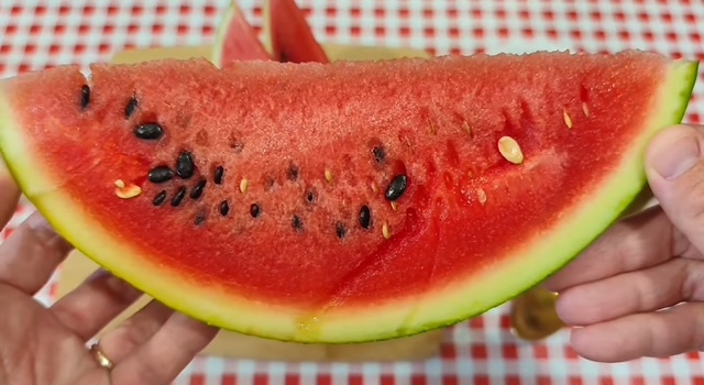 парче диня с кората
