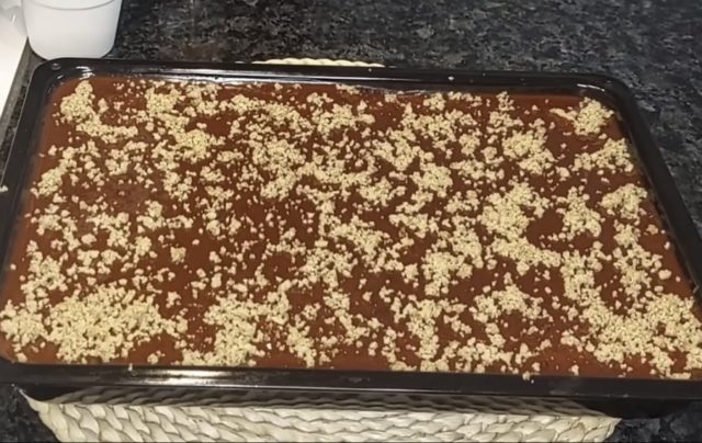 сладкиш с орехи