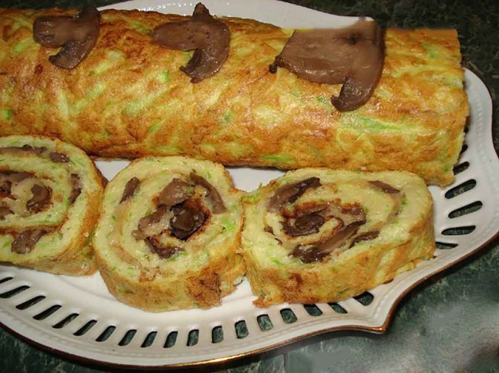руло с тиквички и гъби