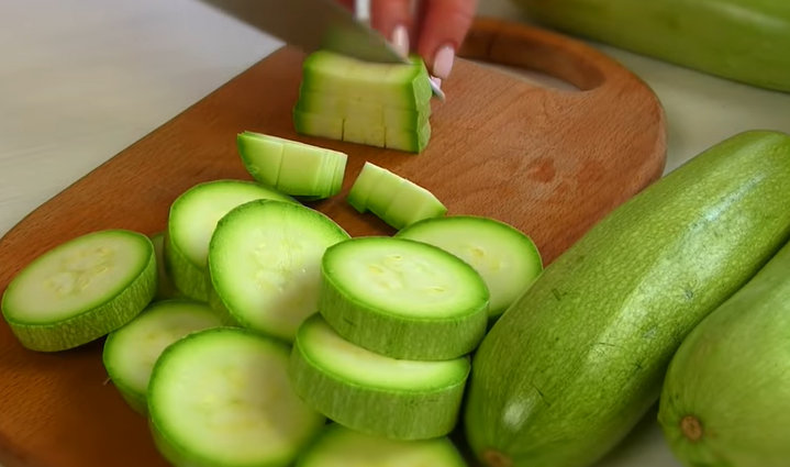  нарязани тиквички 