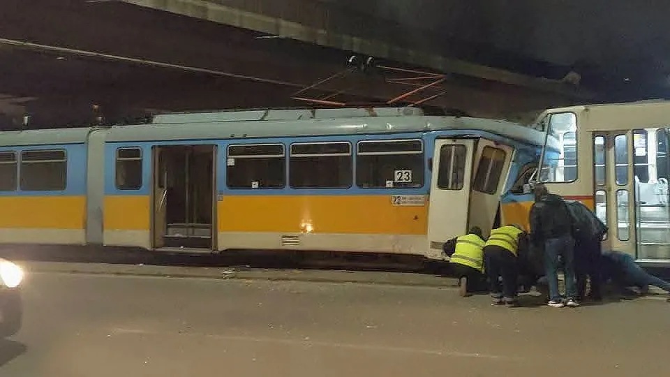 сблъсък трамваи