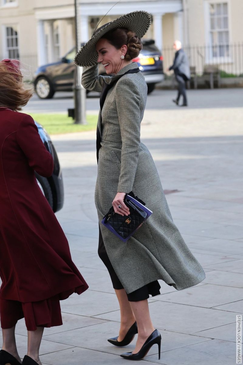 Кейт палто туид