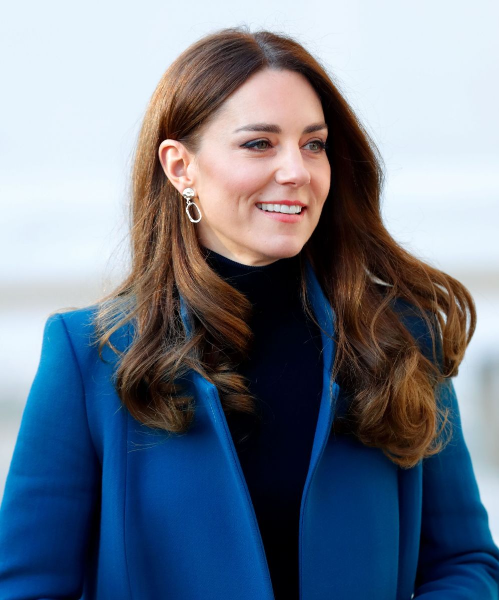 Кейт синьо палто