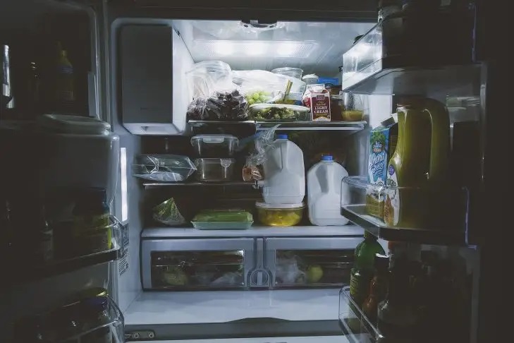 отворен хладилник