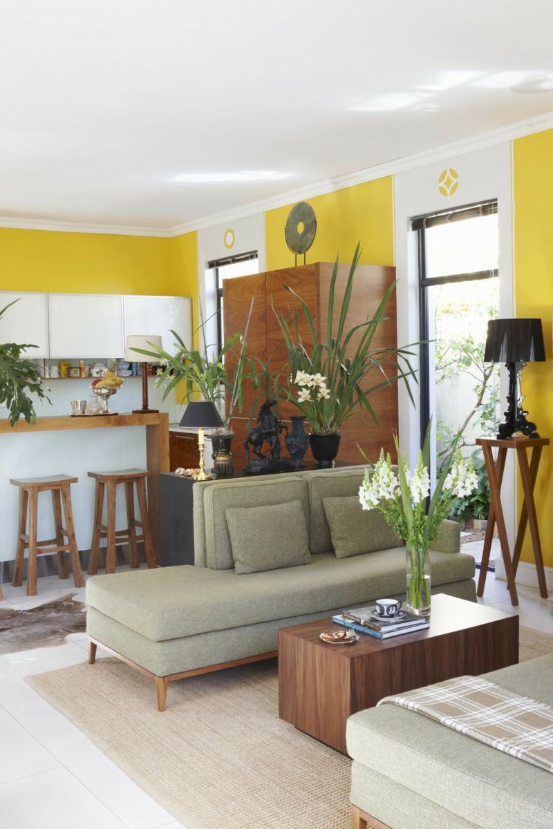стая с жълти стени