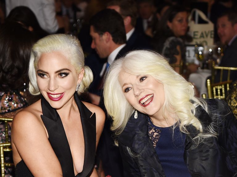 лейди Гага с майка си