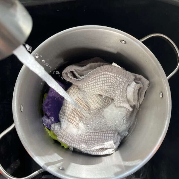 кърпи във вода