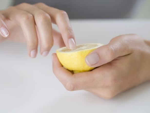 лимон за ноктите