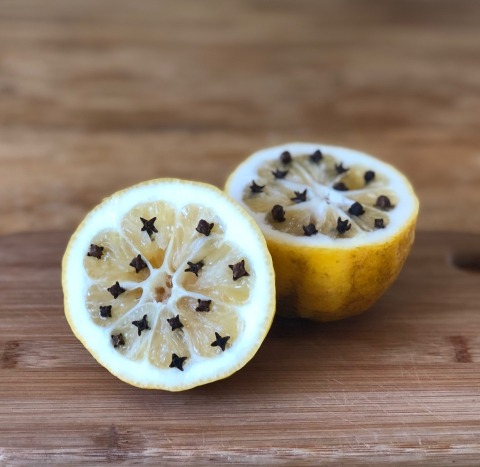 лимон с карамфил