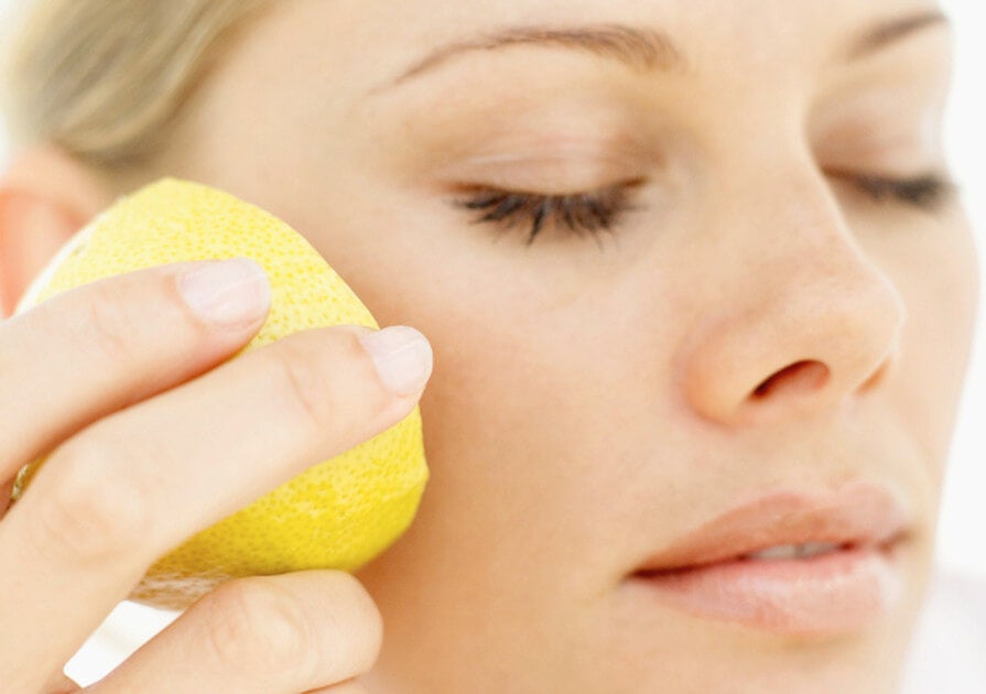 масаж с лимон