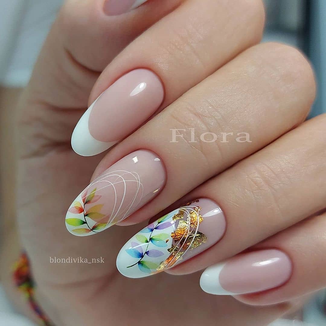 цветен френч бадемови нокти