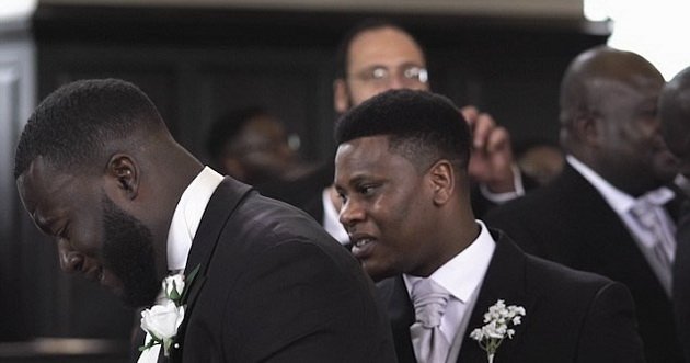 Този младоженец не спря да лее сълзи докато красивата му невеста вървеше към олтара
