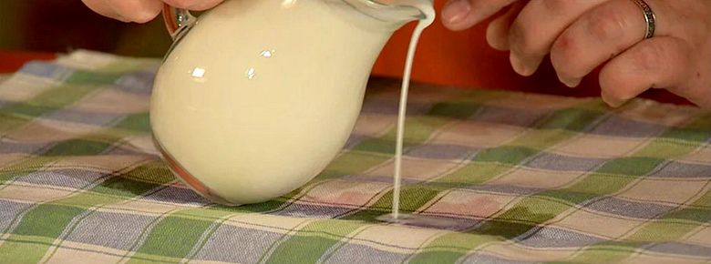 премахване на петна с мляко