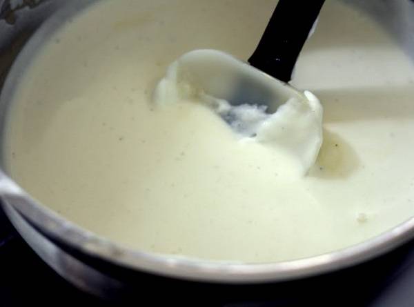 сметана в тенджера