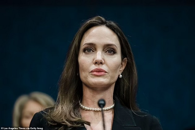 Анджелина Джоли в съда