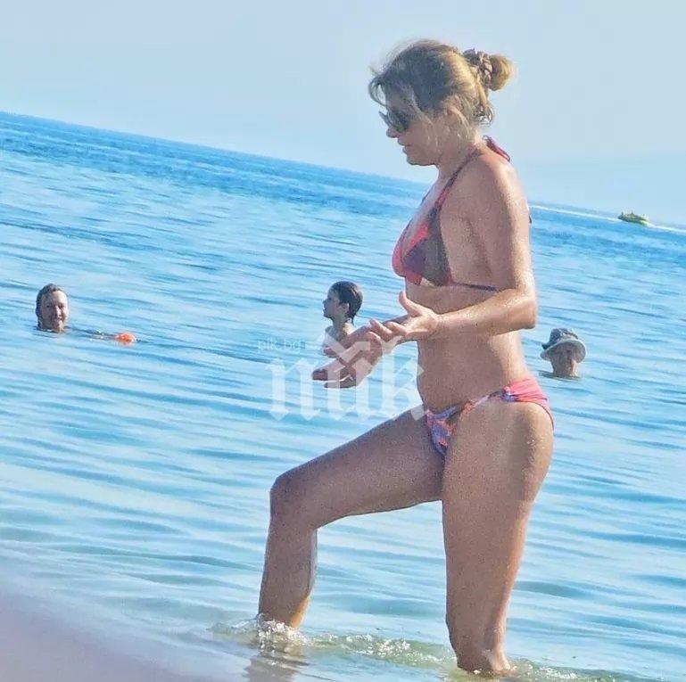 Деси Радева бански