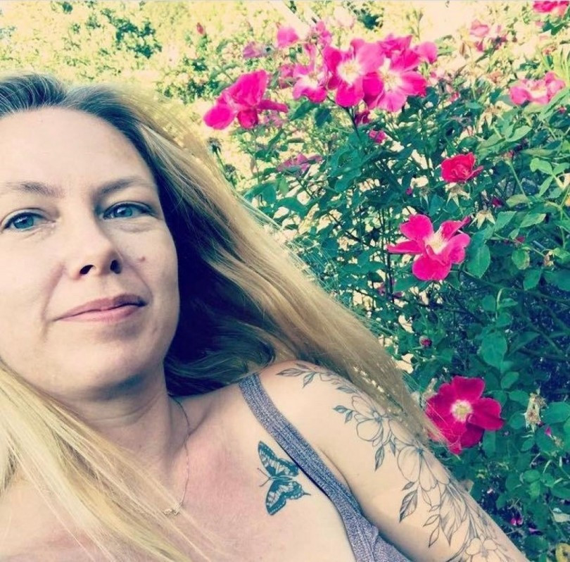 Линда Петкова татуси