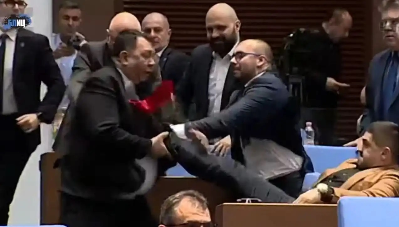 Василев и Далоолу