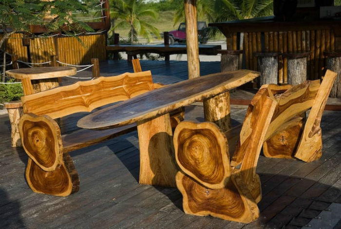 красиви дървени пейки