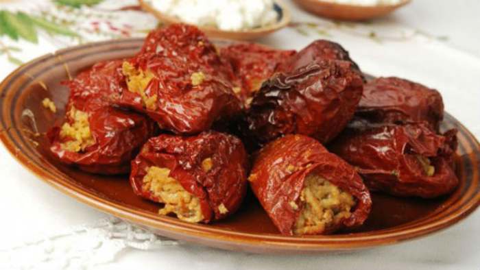 пълнени сушени чушки