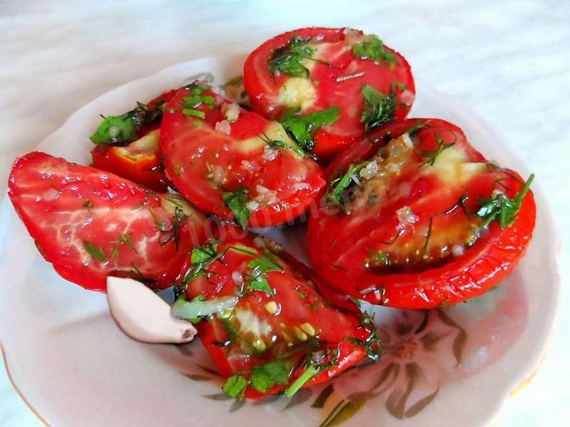 домати по корейски в купа