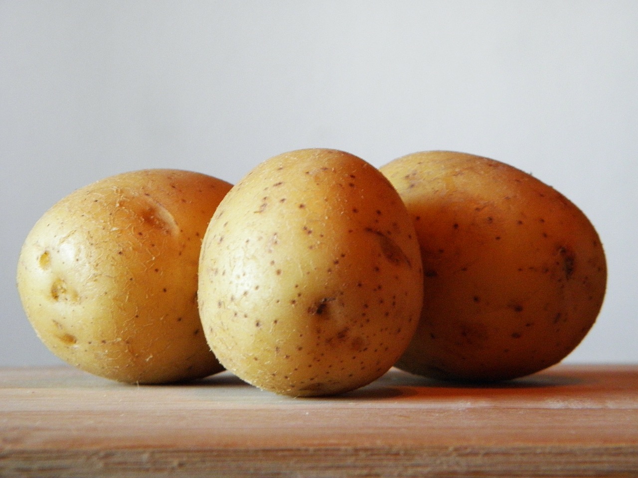 сурови картофи