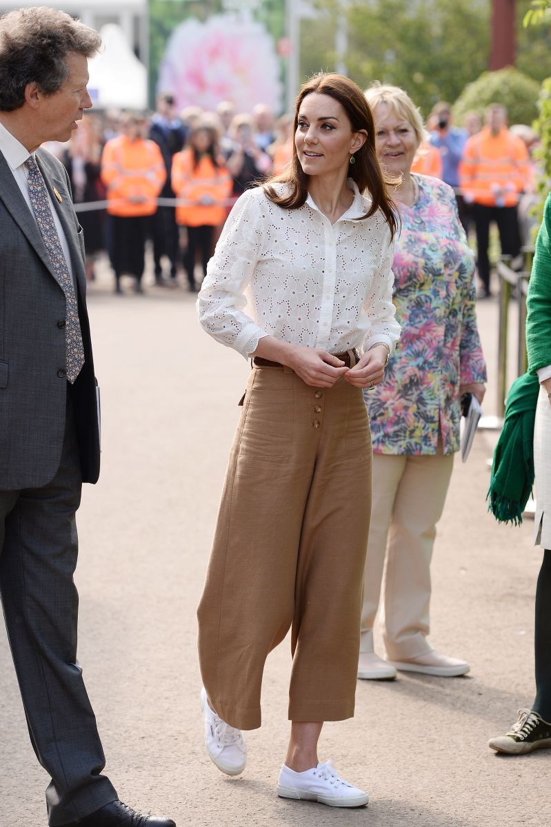 Кейт в панталони