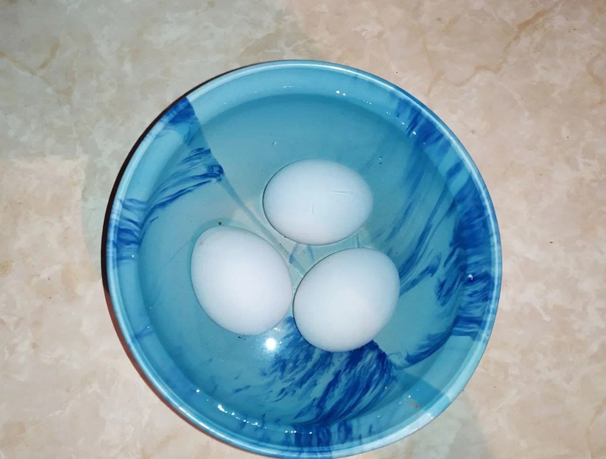 яйца в студена вода
