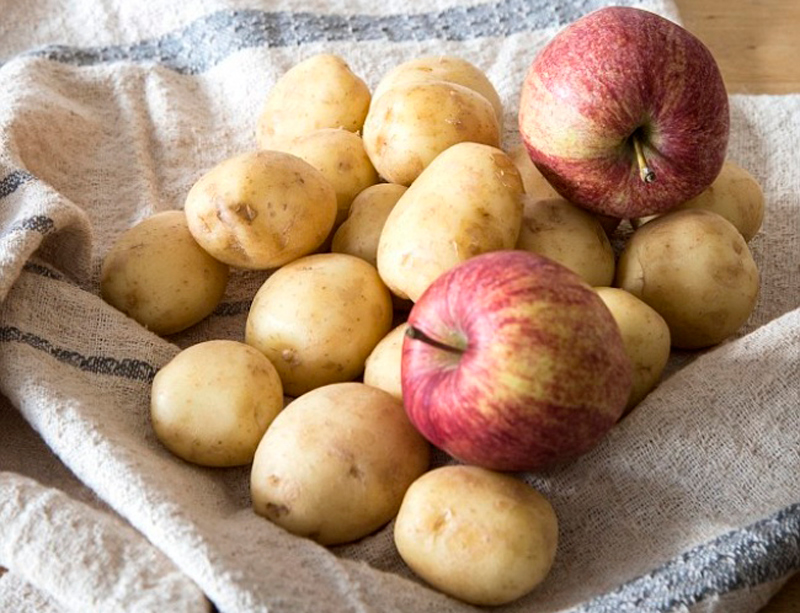 картофи и ябълки