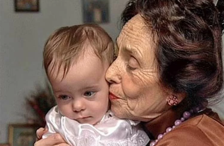  Адриана и Елиза 