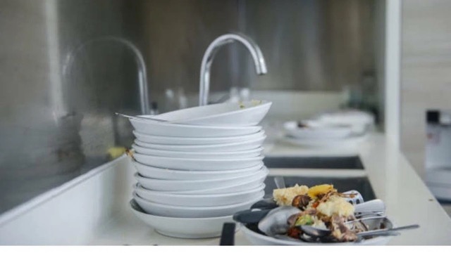  мръсни чинии 