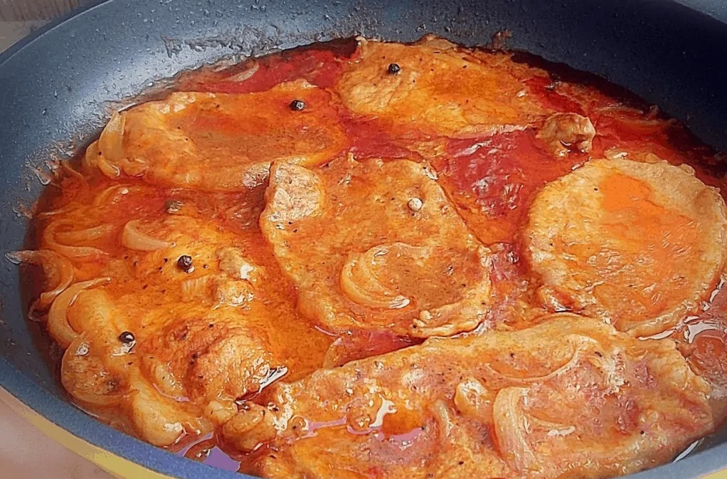 пържоли в доматен сос