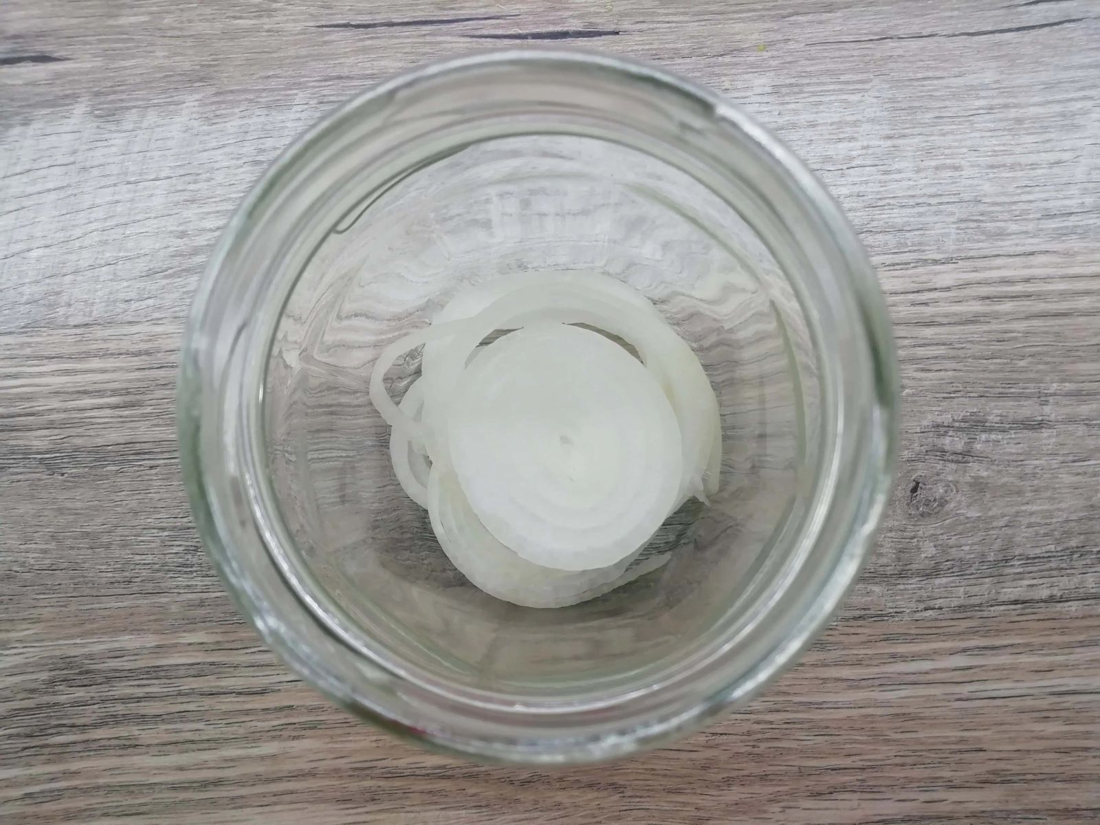 лук в буркан