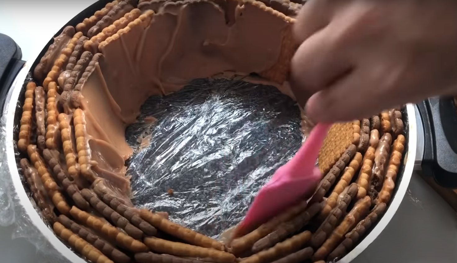  бисквитена торта в тенджера 