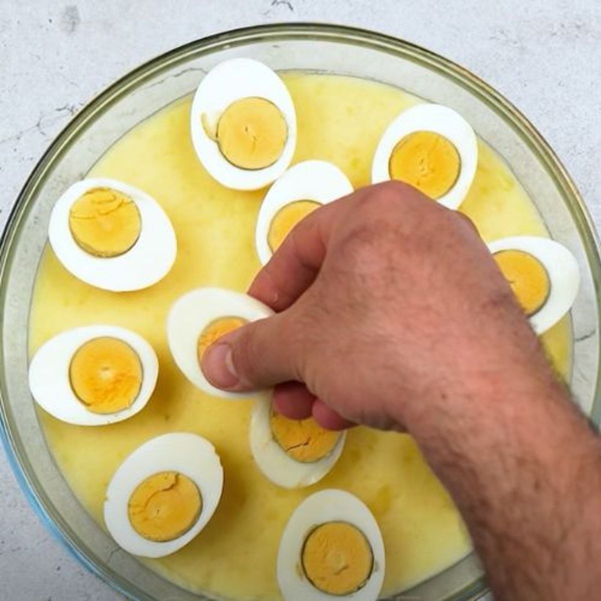 яйца върху картофено пюре