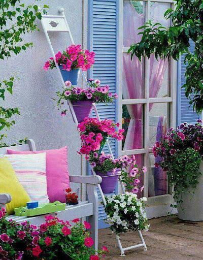 идеи цветен балкон