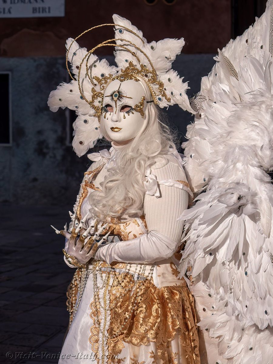 костюмиран Ангел Венеция