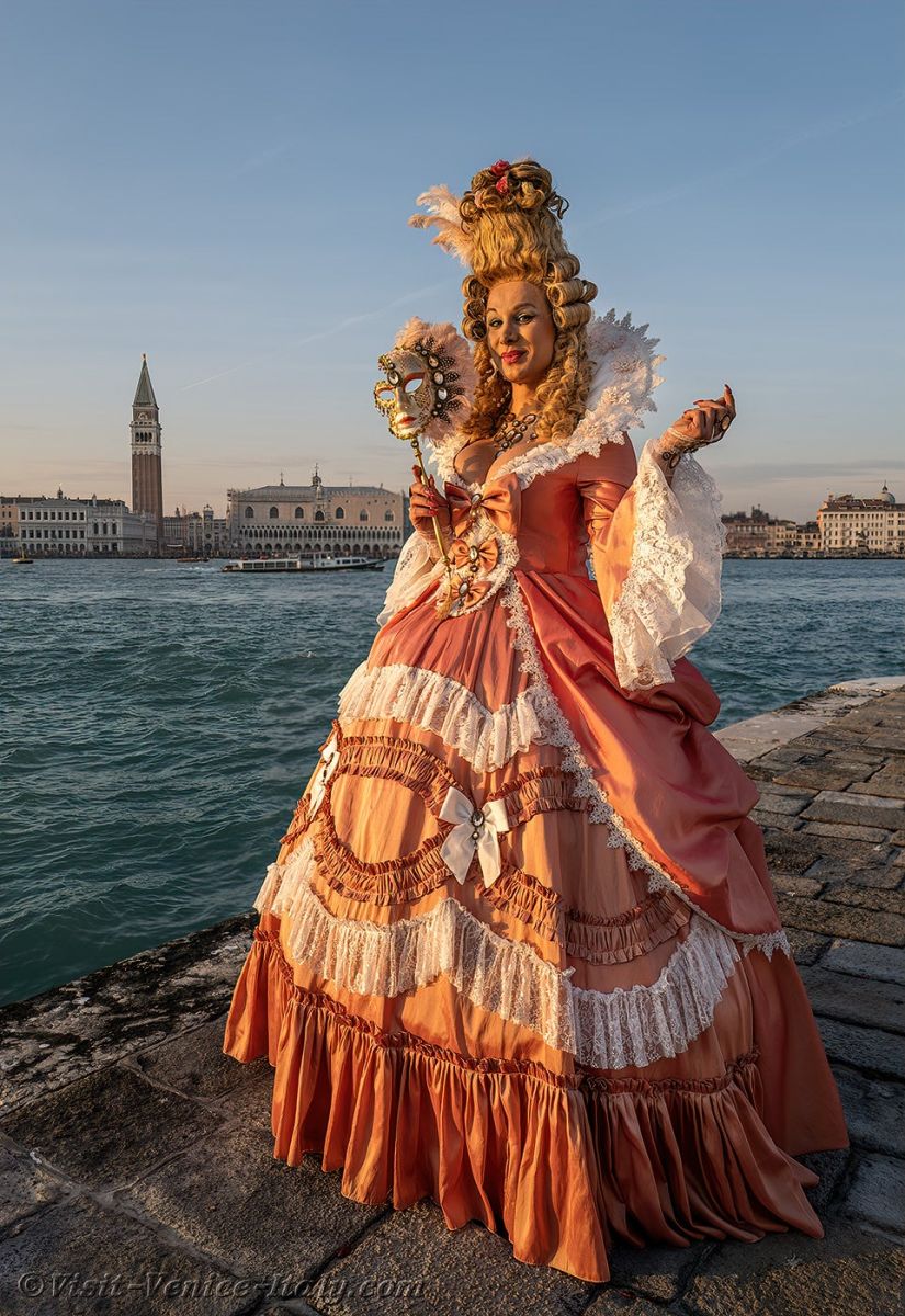 венецианска куртизанка костюм