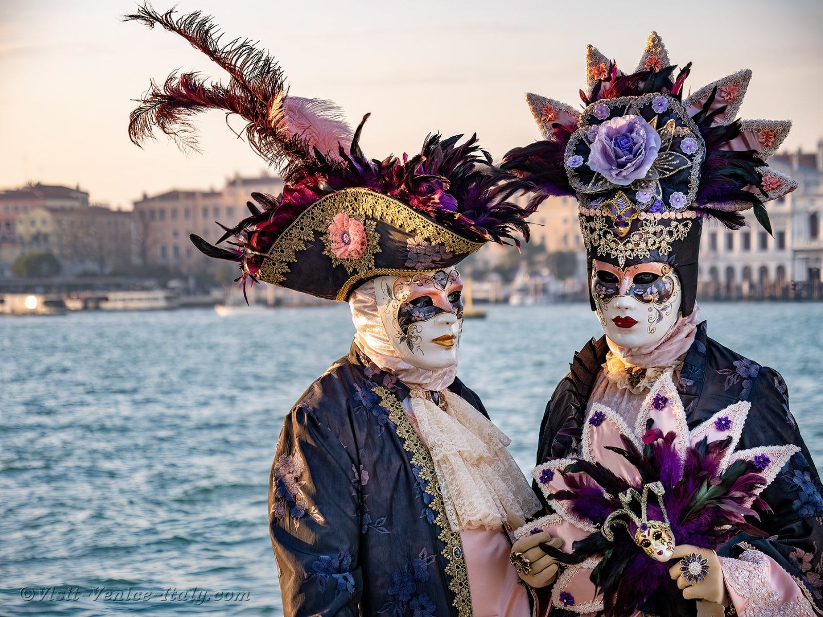костюми с пера Венеция