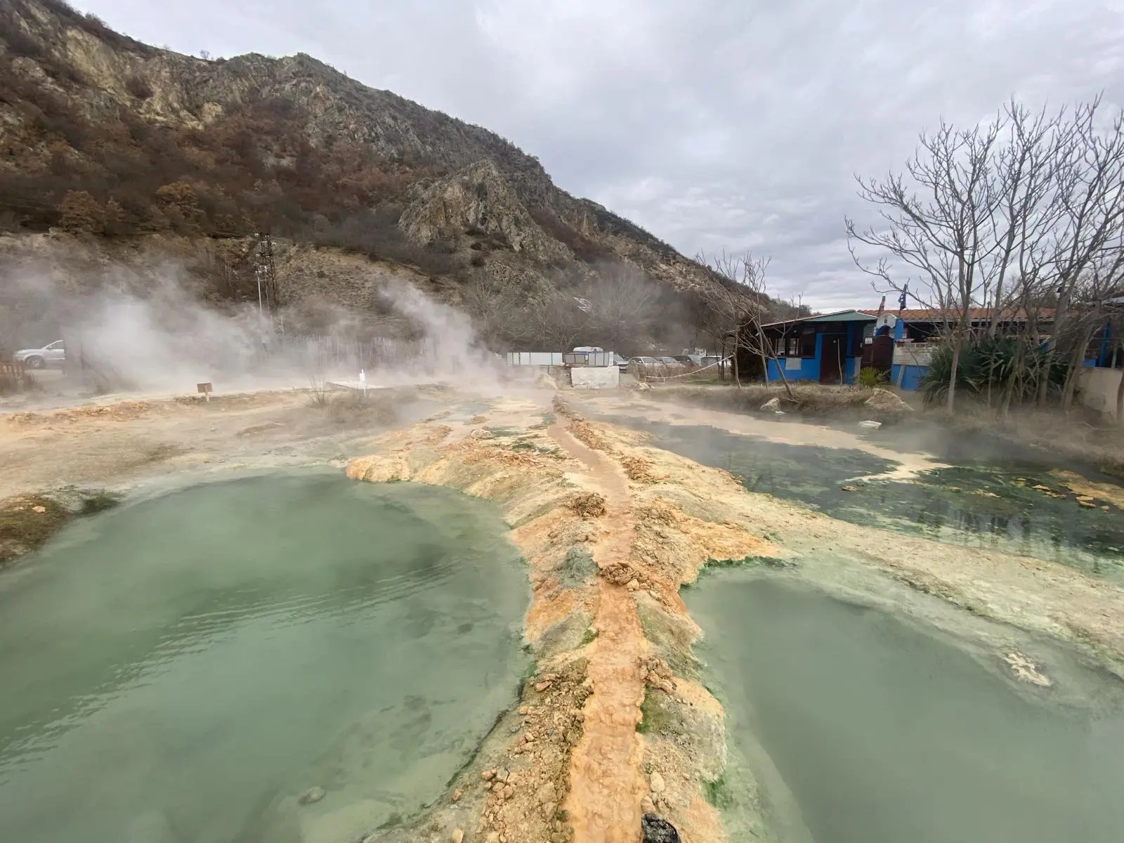 Рупите термални извори