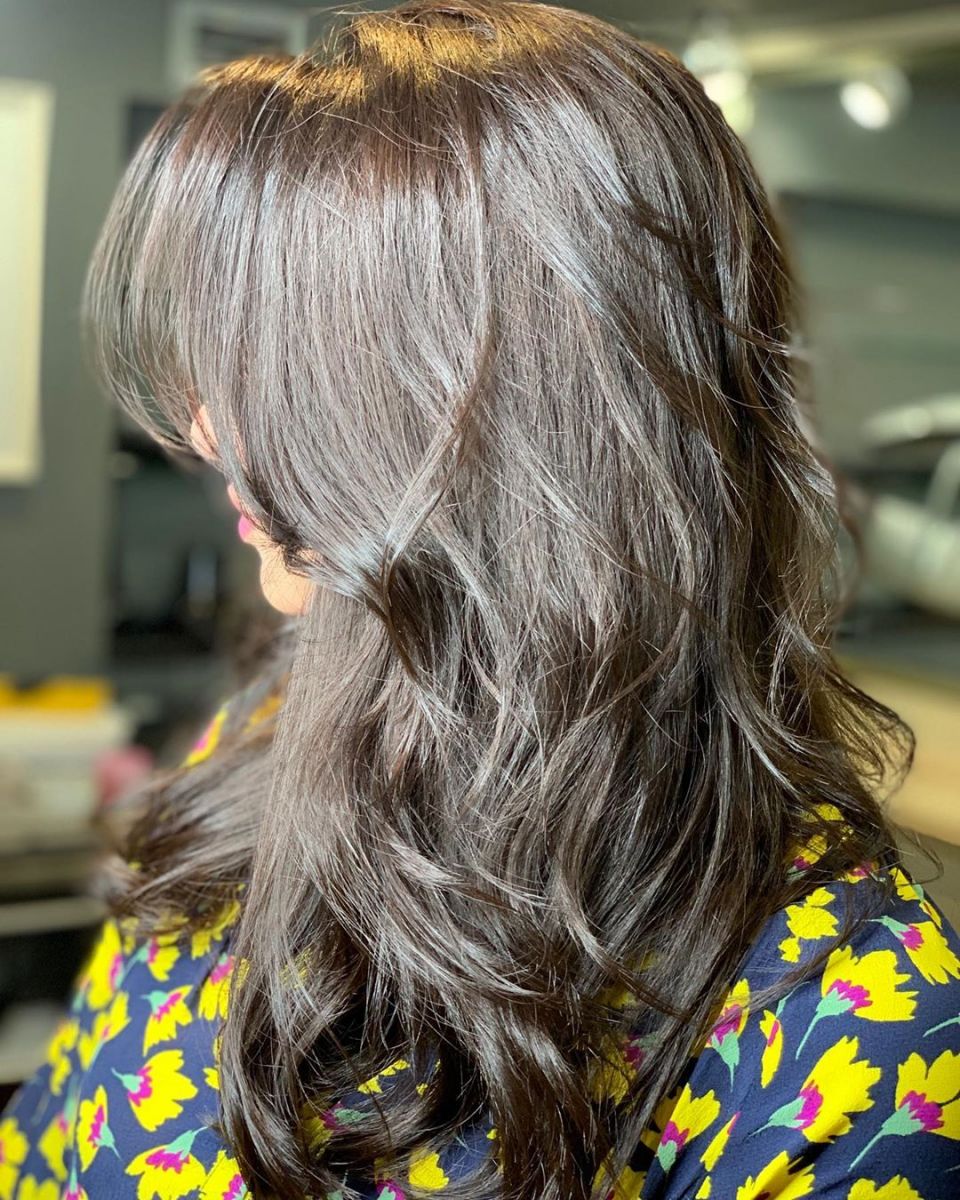  красиво завършена дълга коса 