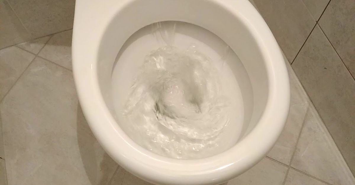вода в тоалетната