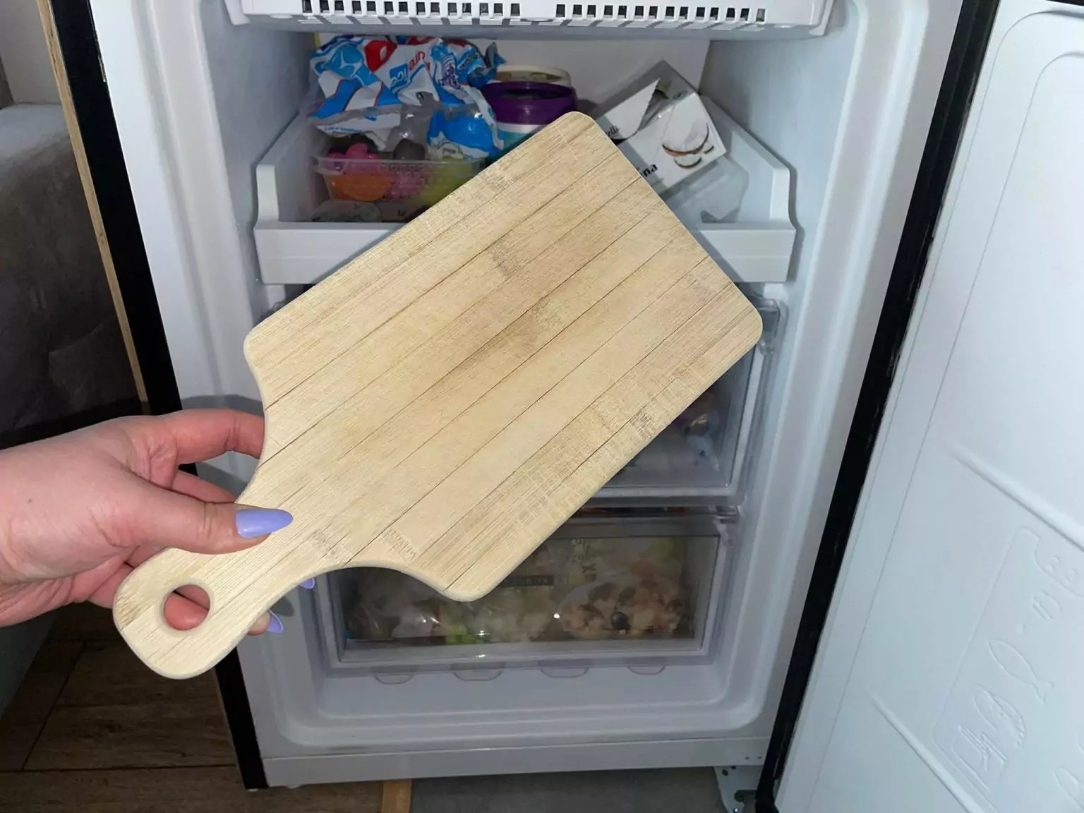 дъска за рязане в хладилника