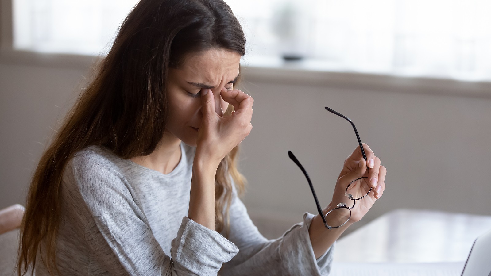 преумора очи