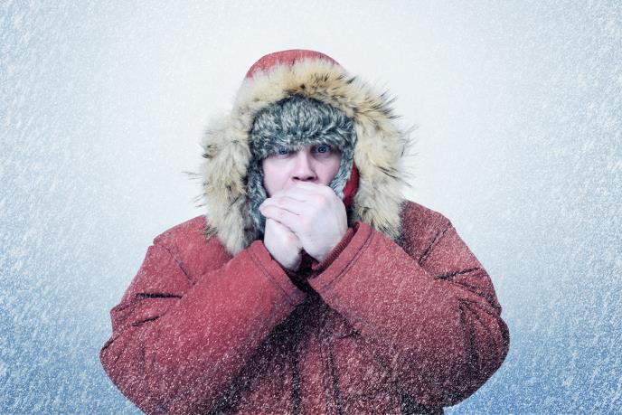 мръзнене в студа