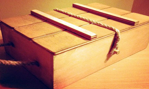 дървена кутия